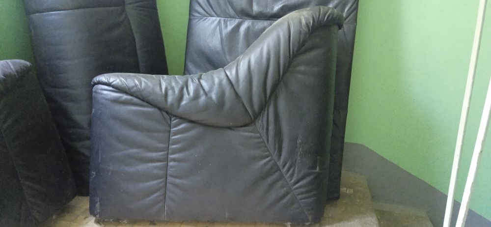Продам диван шкіра чорний