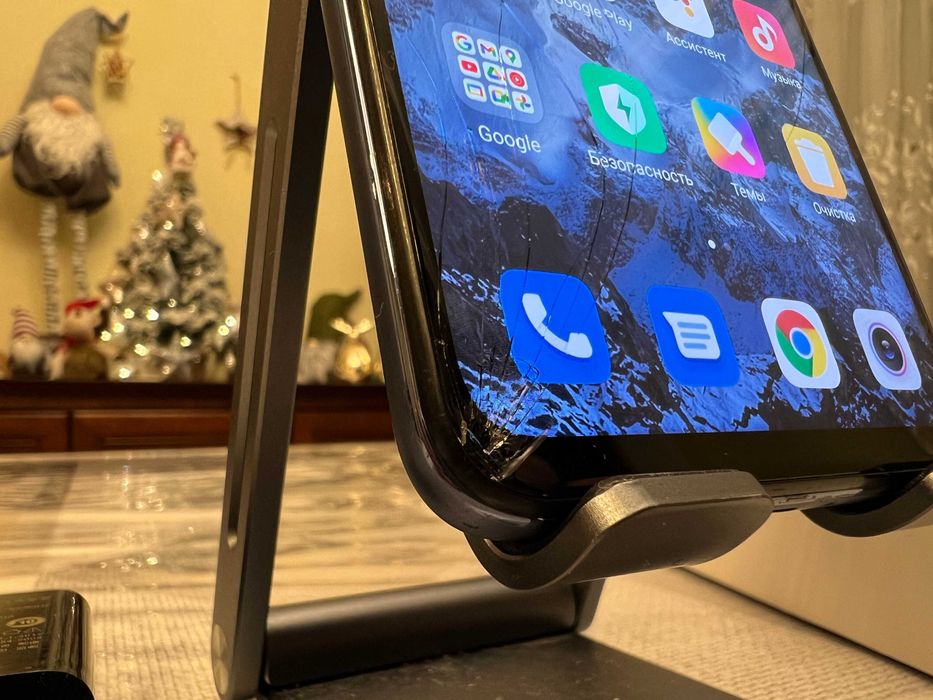 Redmi note 9 PRO 128gb Телефон з невеликою тріщиною на екрані