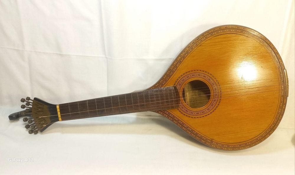 Guitarra Portuguesa.