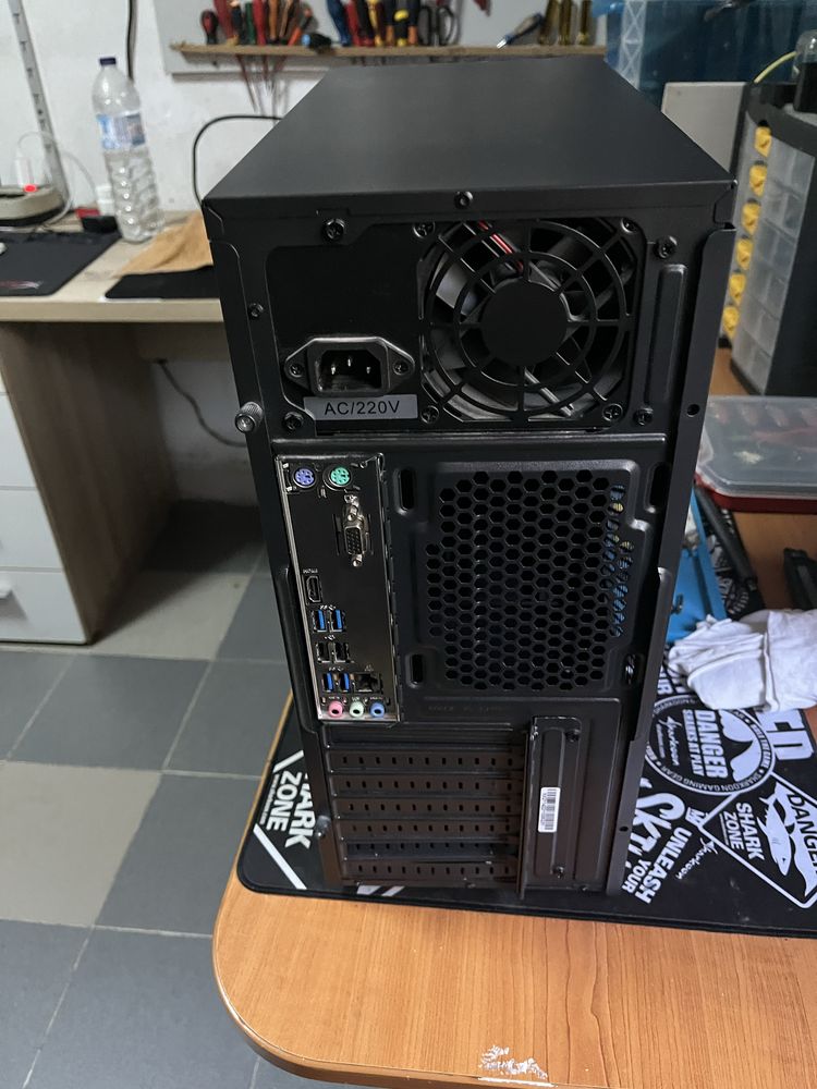 Torre de computador Nova