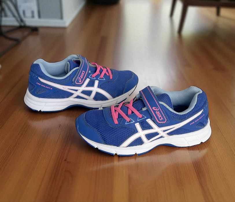 Кросівки asics для дівчинки 33,5 розміру