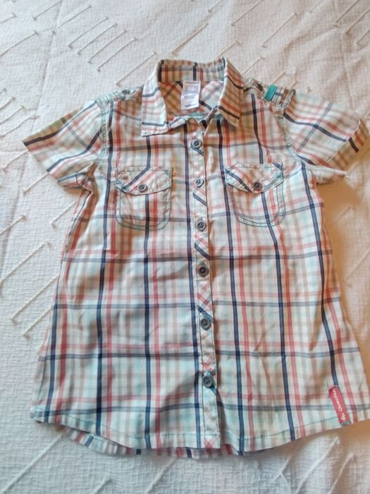 Camisa marca Quechua 6 anos
