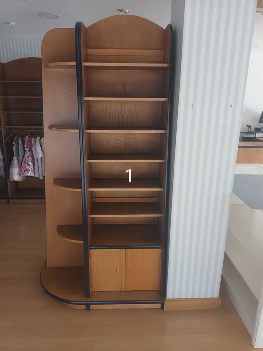 móveis para lojas de roupa