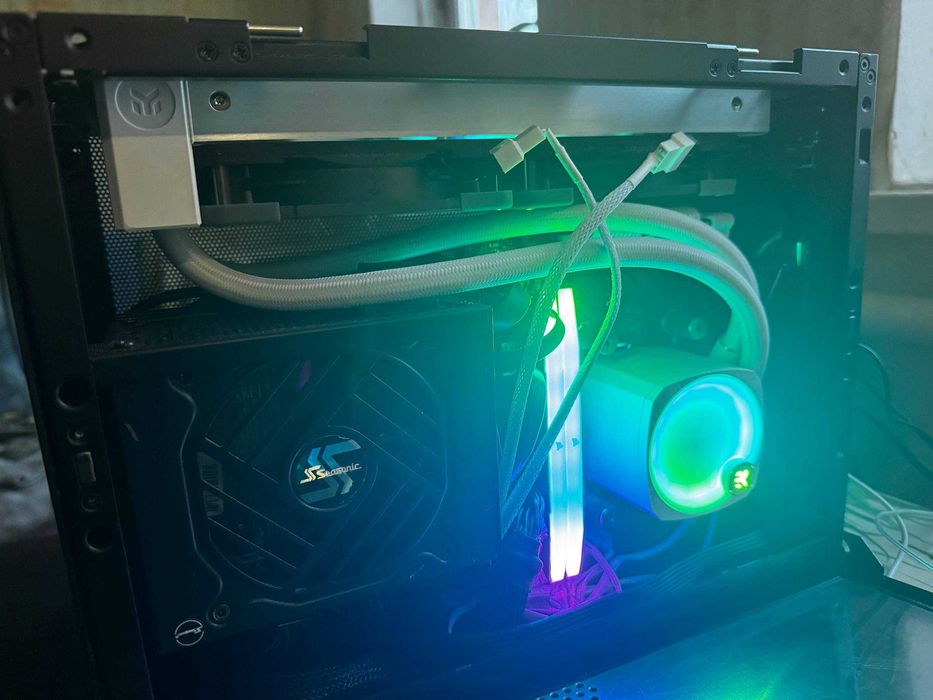 EKWB EK-Nucleus AIO CR240 Lux D-RGB White - читайте описание