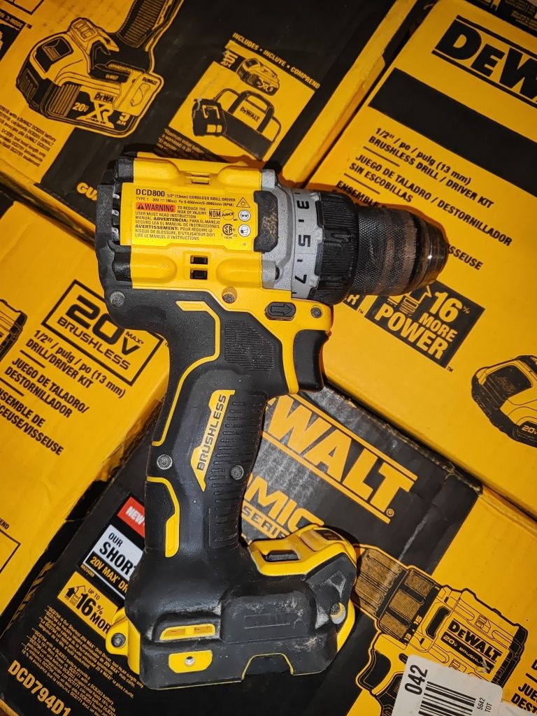 Шуруповерт Dewalt DCD800 , бу із США