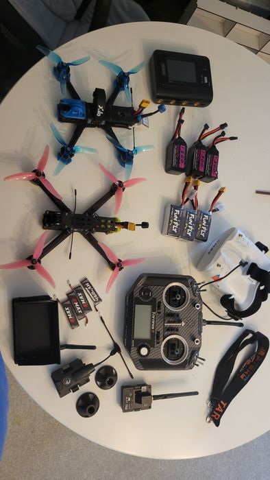 Drony FPV lipo FlSky Crosfire