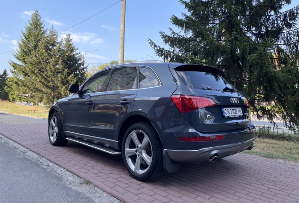 Терміново ! Audi Q5 2009 року в ідеальному стіні !