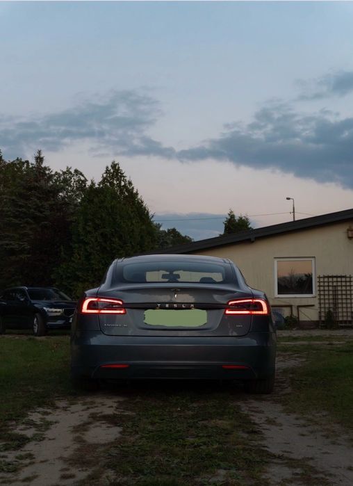 Tesla model s 2014