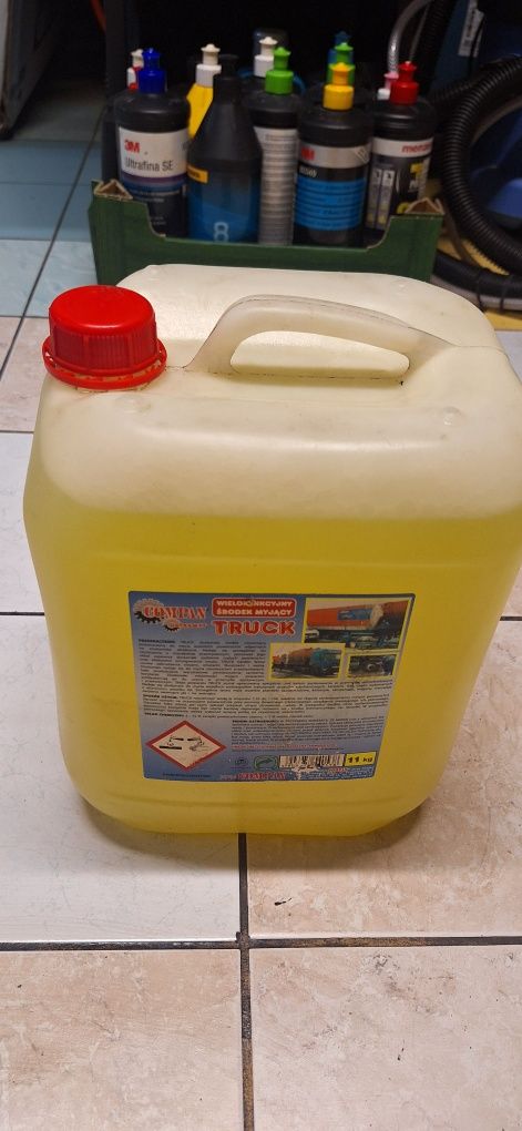 ULTRAMYT TRUCK-Koncentrat, Wielofunkcyjny środek myjący 11kg-11l
