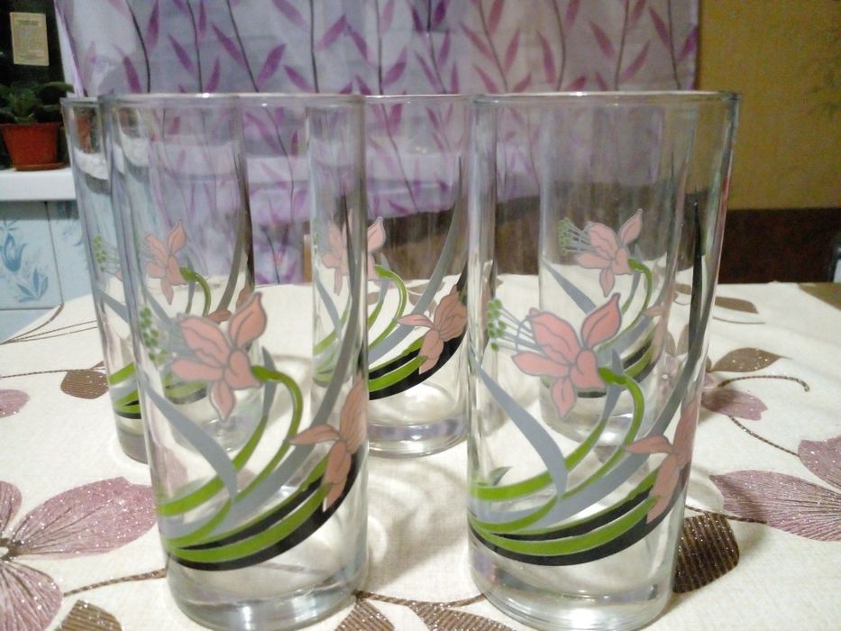Набор стеклянных стаканов
