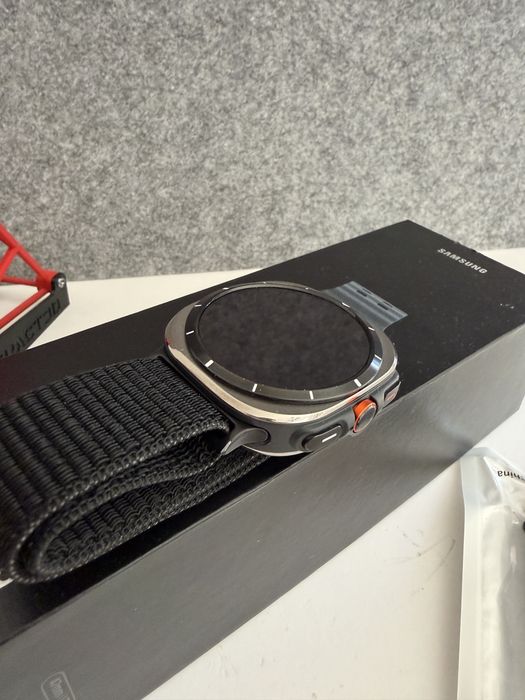 Troco/Vendo Samsung Galaxy Watch Ultra Titanium Silver