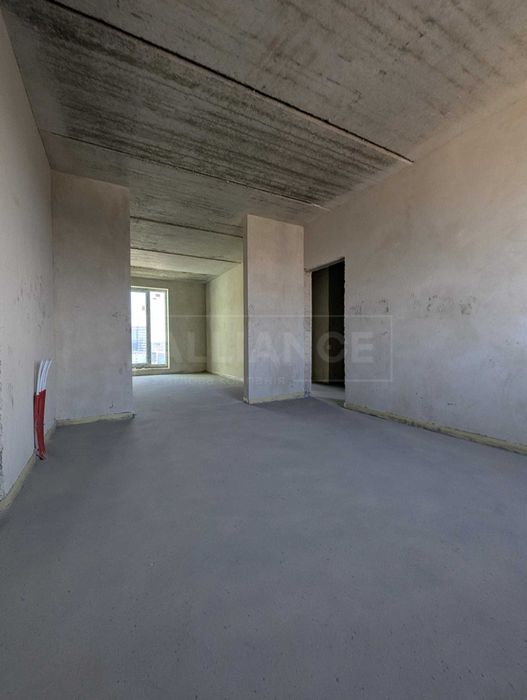 Готова, видова 2кім.квартира поруч Метро!