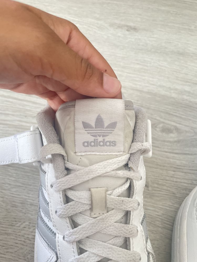 adidas forum brancos e cizentos
