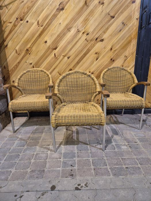 30x Krzesło rattanowe z drewnianymi podłokietnikami, fotel z plecionki