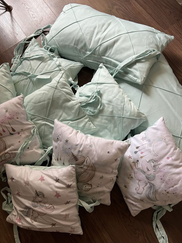 Бортики в кроватку, подушкчки