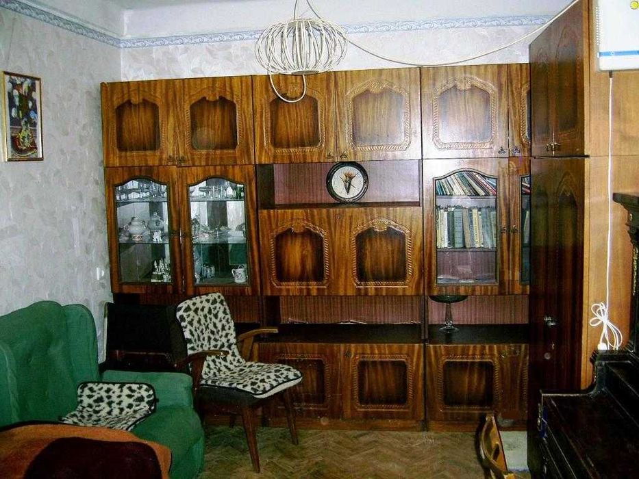 Сдам изолированную комнату в 2х к. квартире элитного тихого центра.