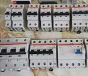Disjuntores diferenciais entre outro material eléctrico