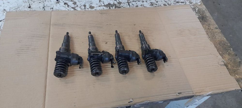 POMPOWTRYSKIWACZ AUDI A4 B6 1.9 TDI  038130073AN