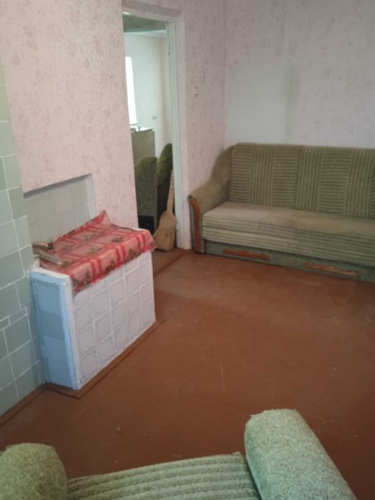 Будинок з комунікаціями та міською пропискою