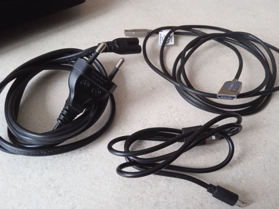 Konsola Sony PlayStation 4  slim 500 GB Nowe pady