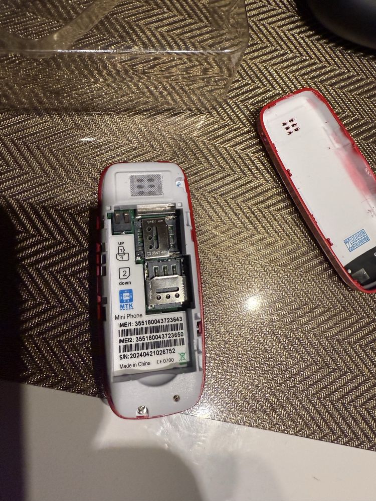 Mini telefon na dwie karty sim