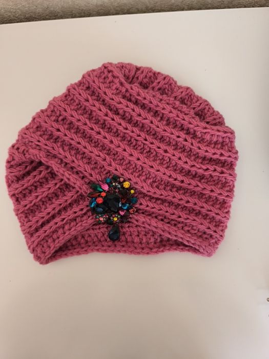 Продам чорний  капор, малинову чалму