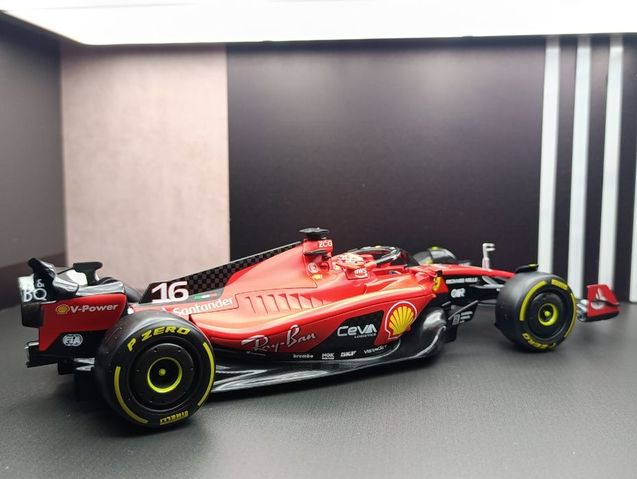 Ferrari SF23 Bburago 1/18