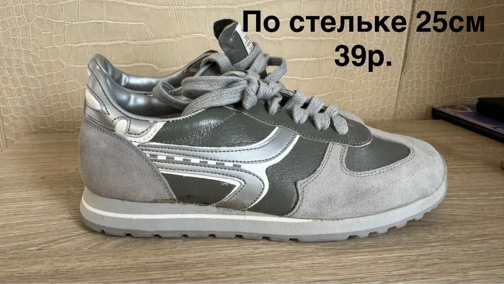 Кроссовки женские серые и серебро 25см по стельке 39р почти в идеале