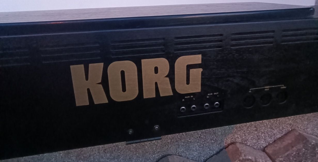 Piano Korg concerto C-36