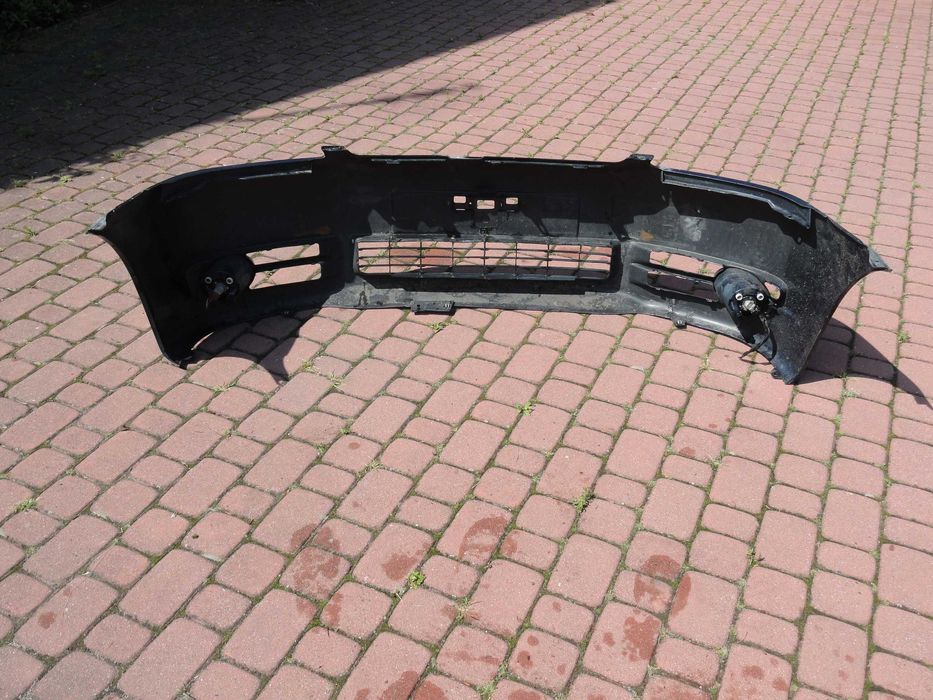 Toyota Avensis Verso Zderzak przód 00-04