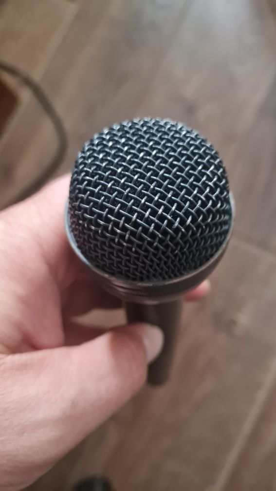 микрофон AKG D 230