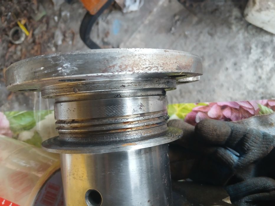 Продам колінвал юмз 6 р 1 покругу прошліфований