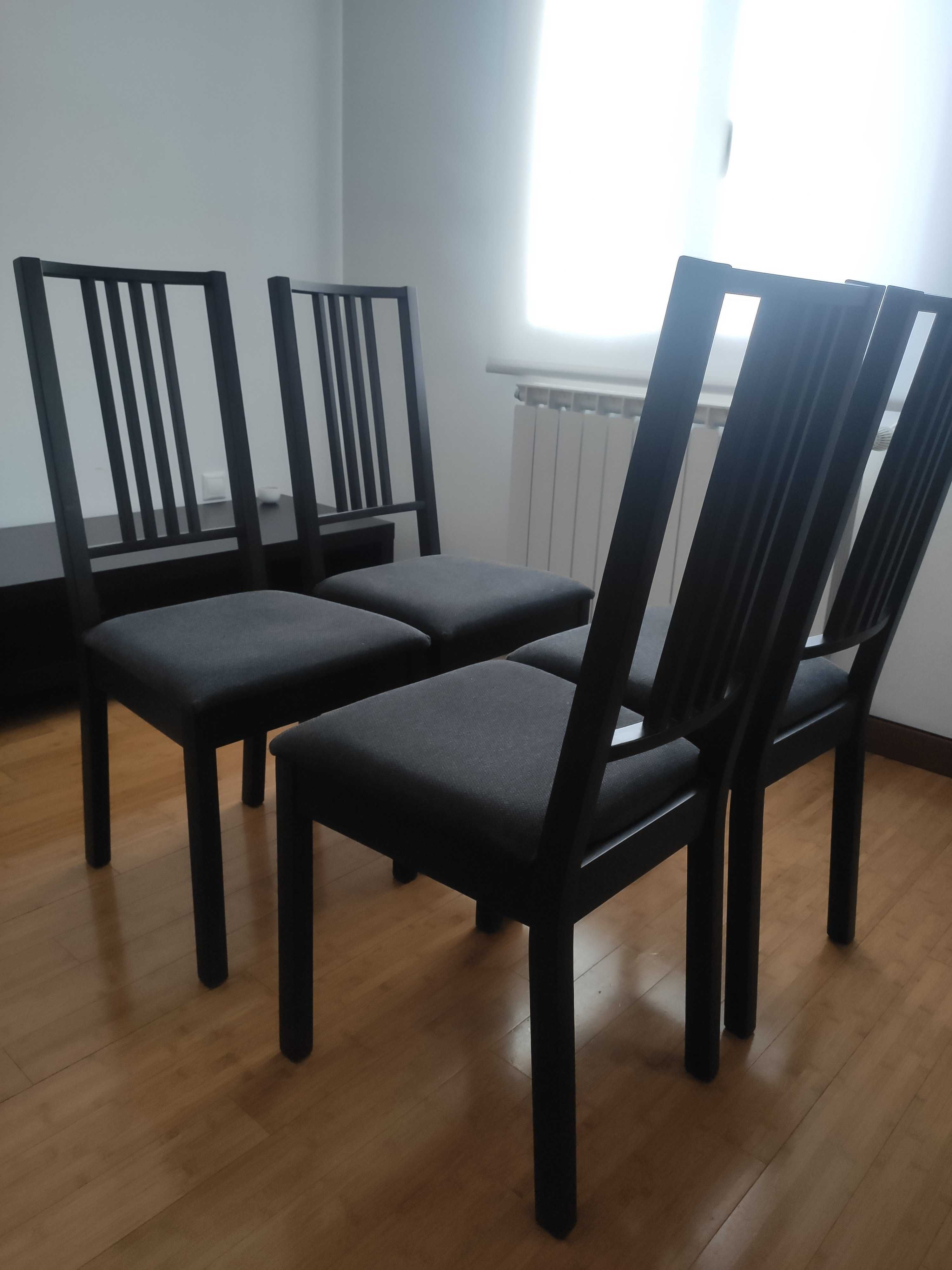 Cadeiras Ikea pretas