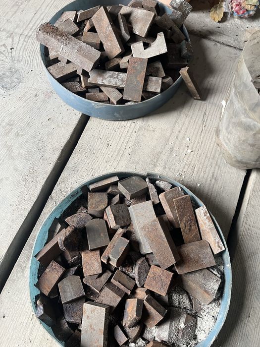 Лом р6м5….  50 кг. Каленный и сырой