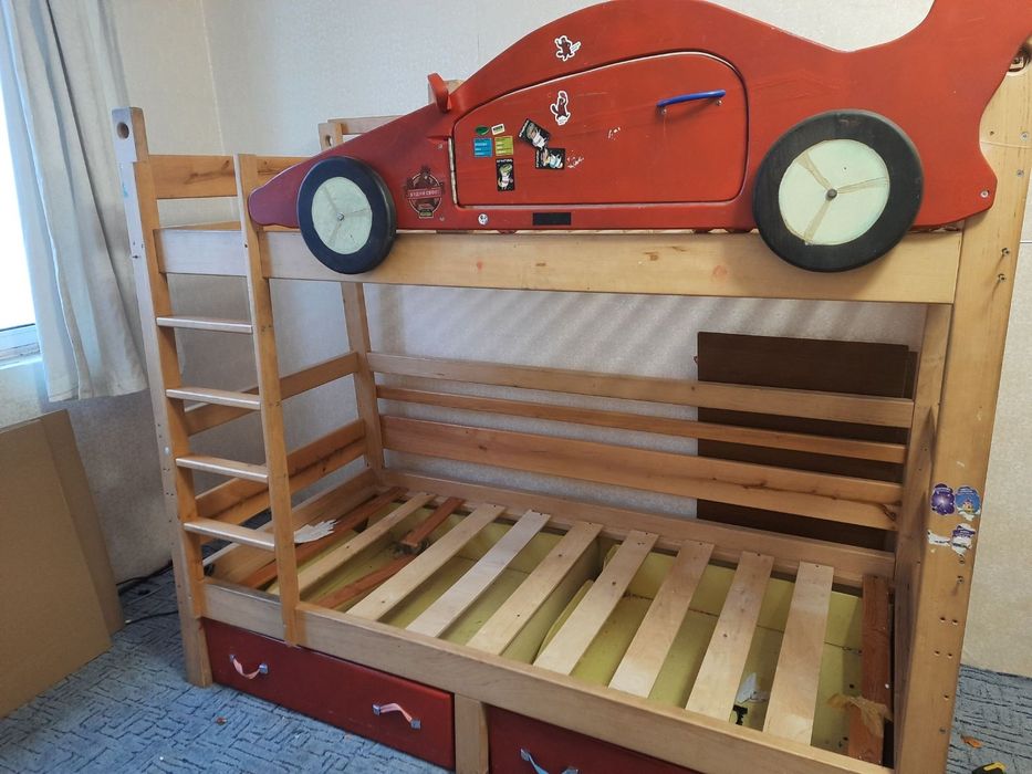 Кровать двухярусная