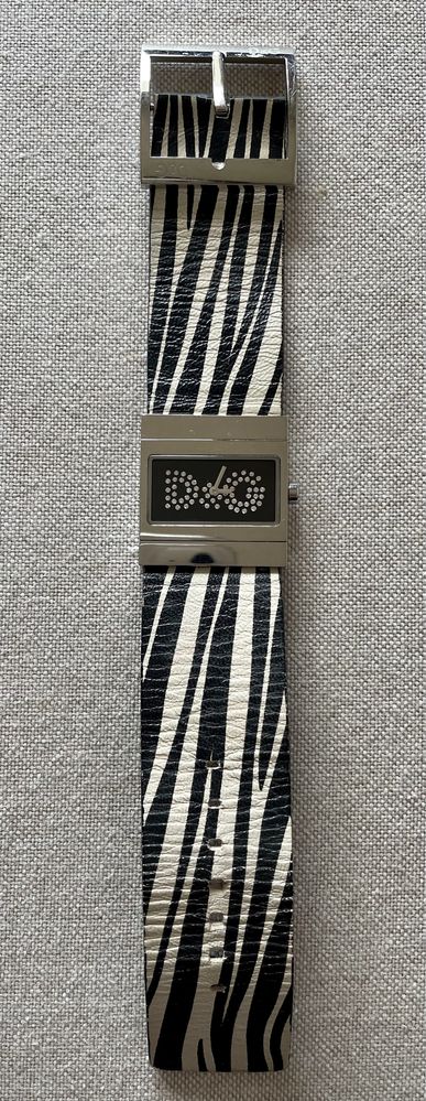 Relógio D&G reversível (preto/zebra)