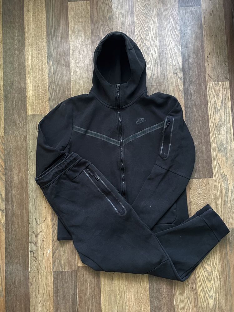 Костюм мужской Nike Tech Fleece