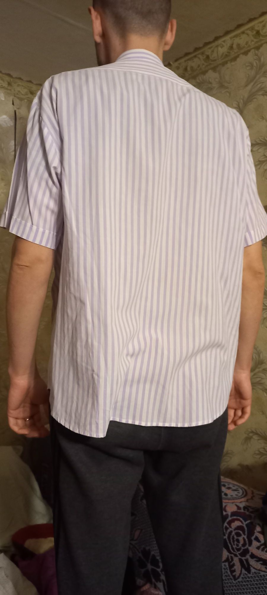 Рубашка мужская 52-54р с коротким рукавом