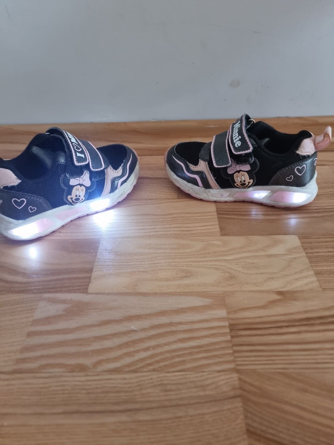Adidasy buty świecące myszka minnie 26