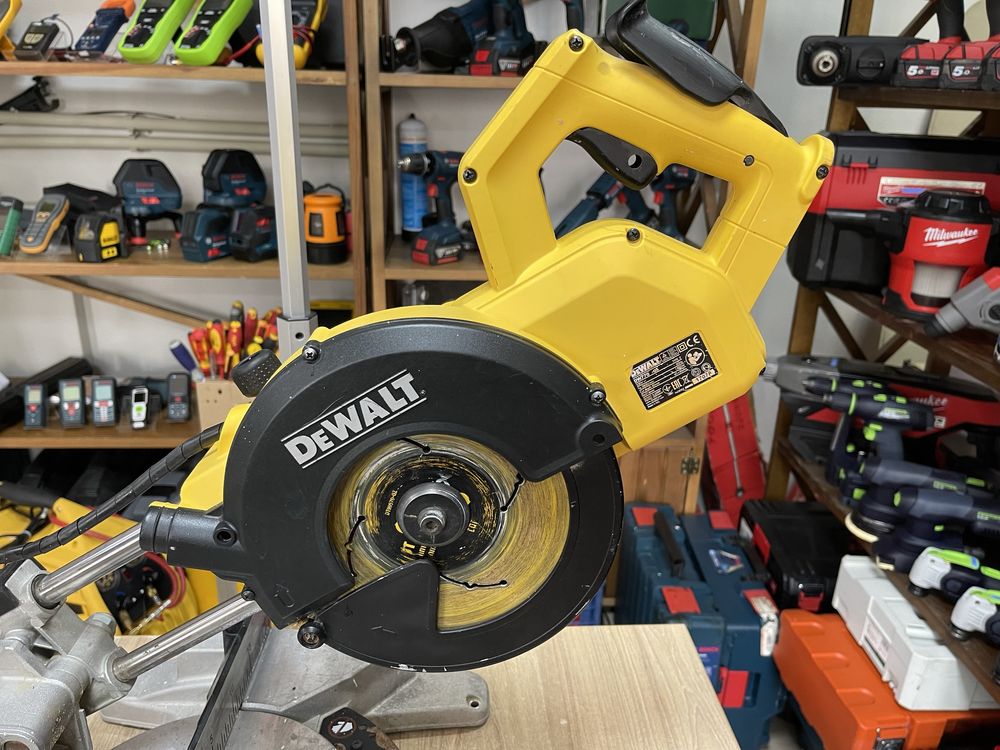 Dewalt DW770 / дискова пила з протяжкою Девольт 216мм