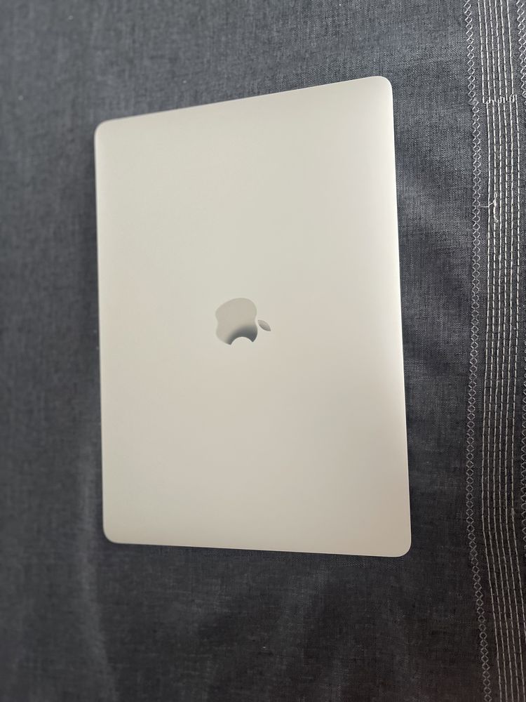MacBook Air i5 - nowy model z 2019r