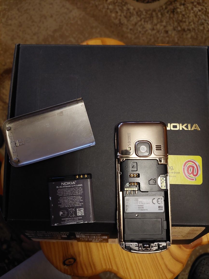 Nokia 6700 classic Gold Edition