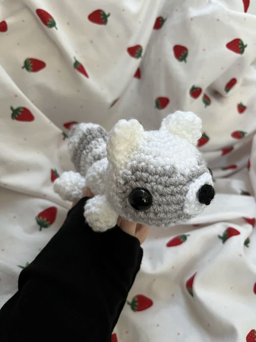 szydełkowany pluszak szop maskotka handmade