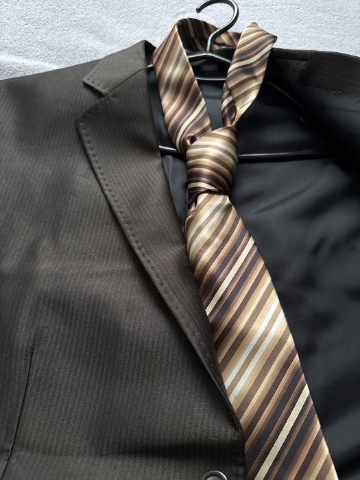 Sunset Suits Men brązowy garnitur piękny r. L i krawat