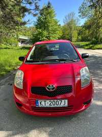 Toyota Yaris Salon PL, bardzo dobry stan, niski przebieg 2x komplety kół