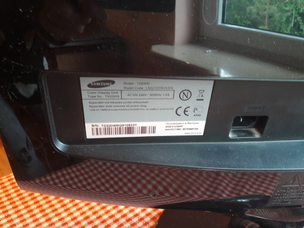 Monitor 22" Samsung T220HD DVBT