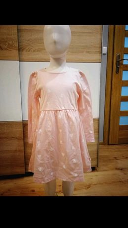 Różowa sukieneczka w serduszka