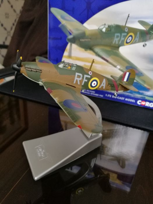 Avião da segunda guerra mundial corgi