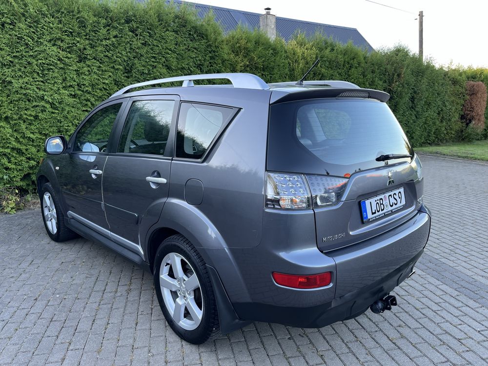 Mitsubishi Outlander XL  4X4 automat