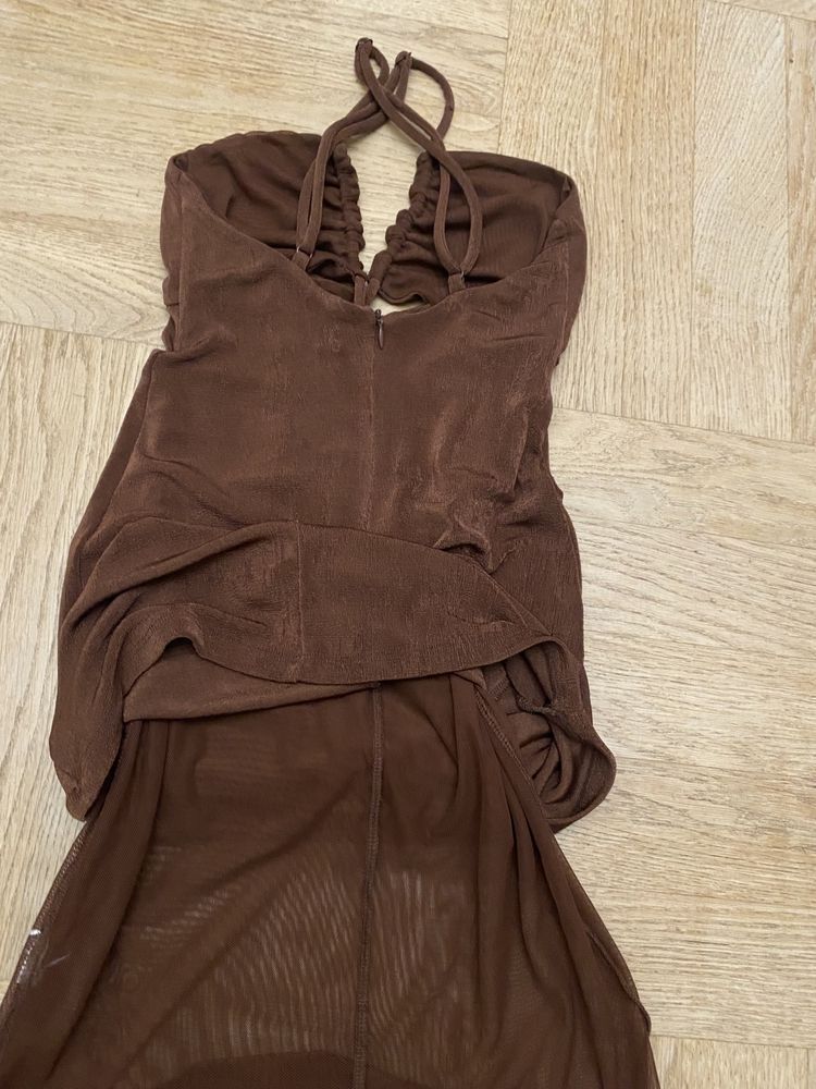 sukienka bershka impreza klub sylwester z drobinkami połyskująca brąz